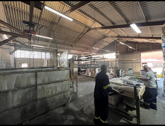1,400M² WAREHOUSE FOR SALE IN BLACKHEATH INDUSTRIAL